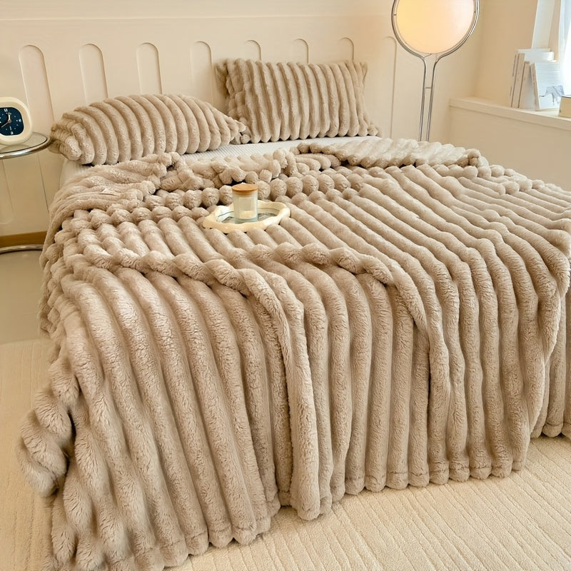 Luxury Faux Rabbit Fur Throw Blanket: Solid Colour Simple Style, Soft, Warm and Comfortable, Suitable for Sofa, Bed, Office and Travel, Multipurpose Gift