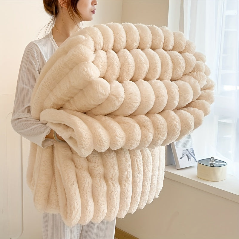 Luxury Faux Rabbit Fur Throw Blanket: Solid Colour Simple Style, Soft, Warm and Comfortable, Suitable for Sofa, Bed, Office and Travel, Multipurpose Gift