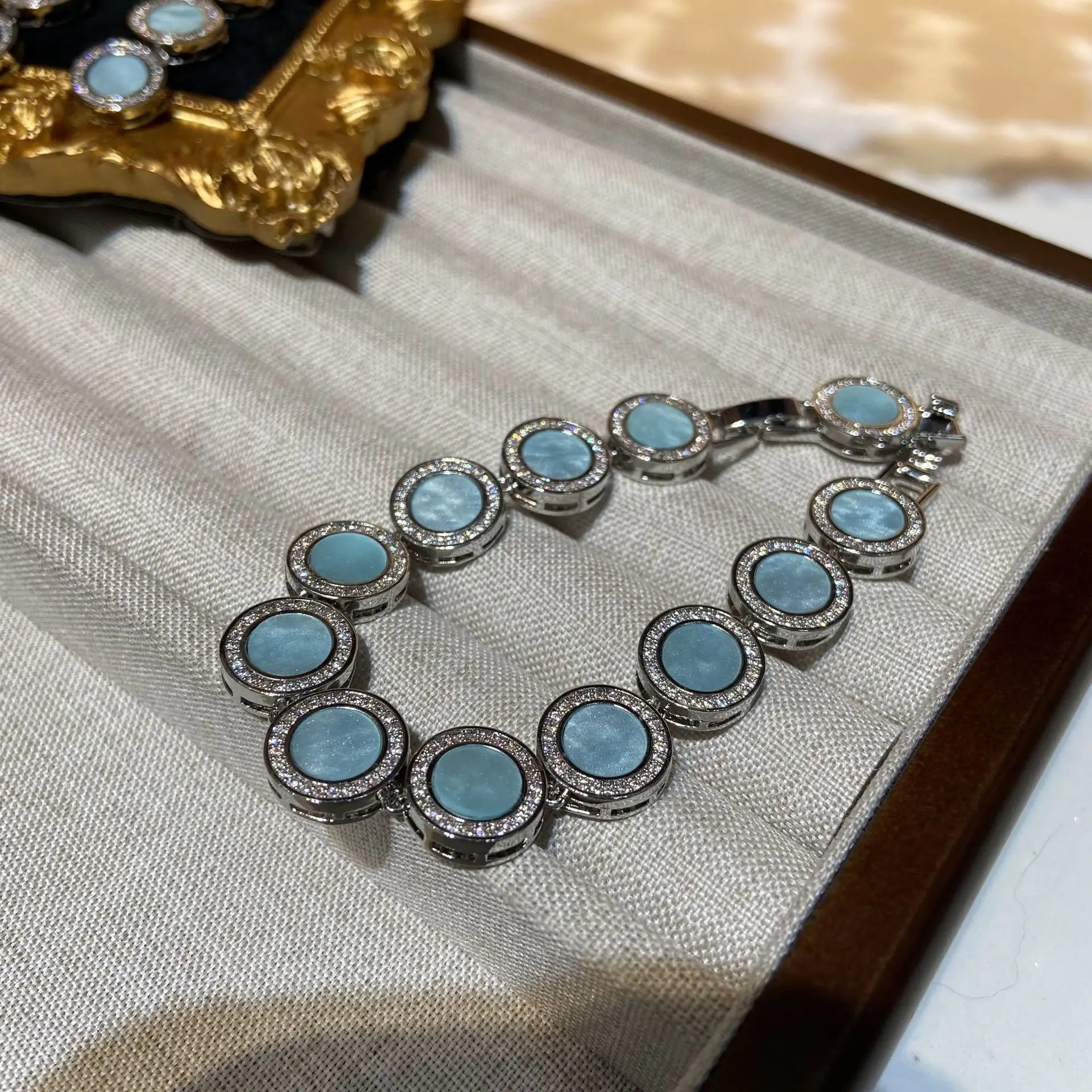 2026 New Fashion Jewelry Set, Natural Powder Shell Bracelet, Stud Earrings, Necklace, Light Luxury Accessories for Women