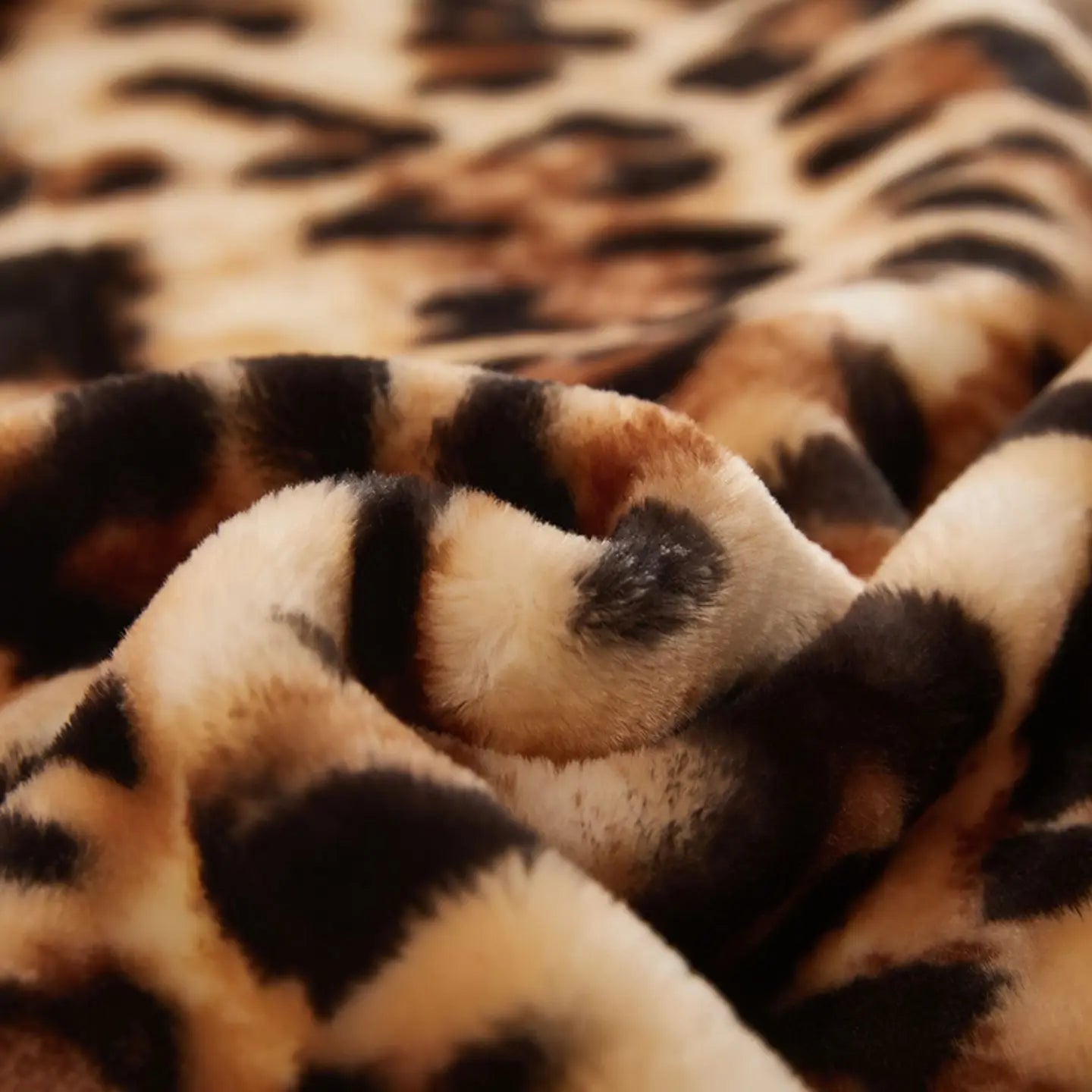 Luxury Leopard Print Winter Blanket for Bed Thickened Warm Plush Weighted Blankets for Sleeping Queen Size Soft Winter Comforter