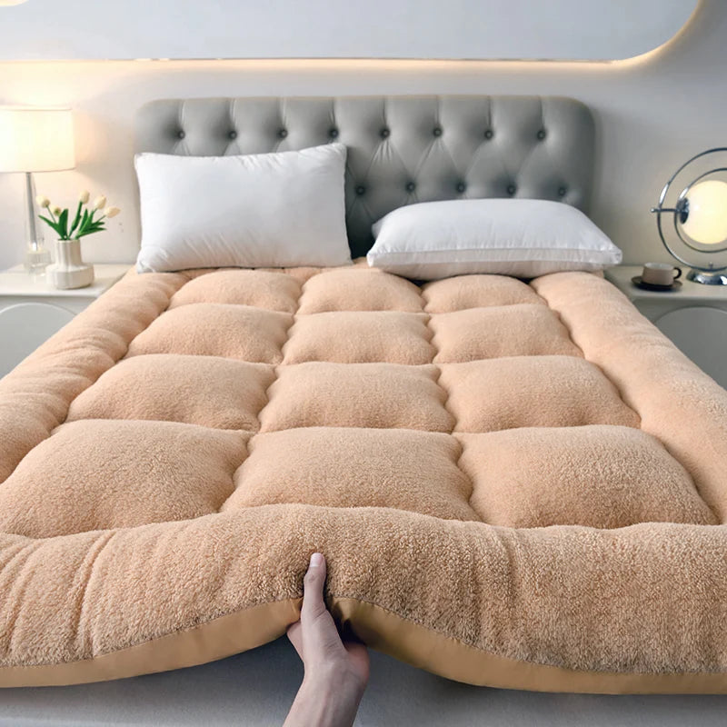 Four Season Can Be Used Queen Mattress Pad Soft Thicken Quilted Mattress Toppers Living Room or Car Sleeping Mats Field Camp Mat
