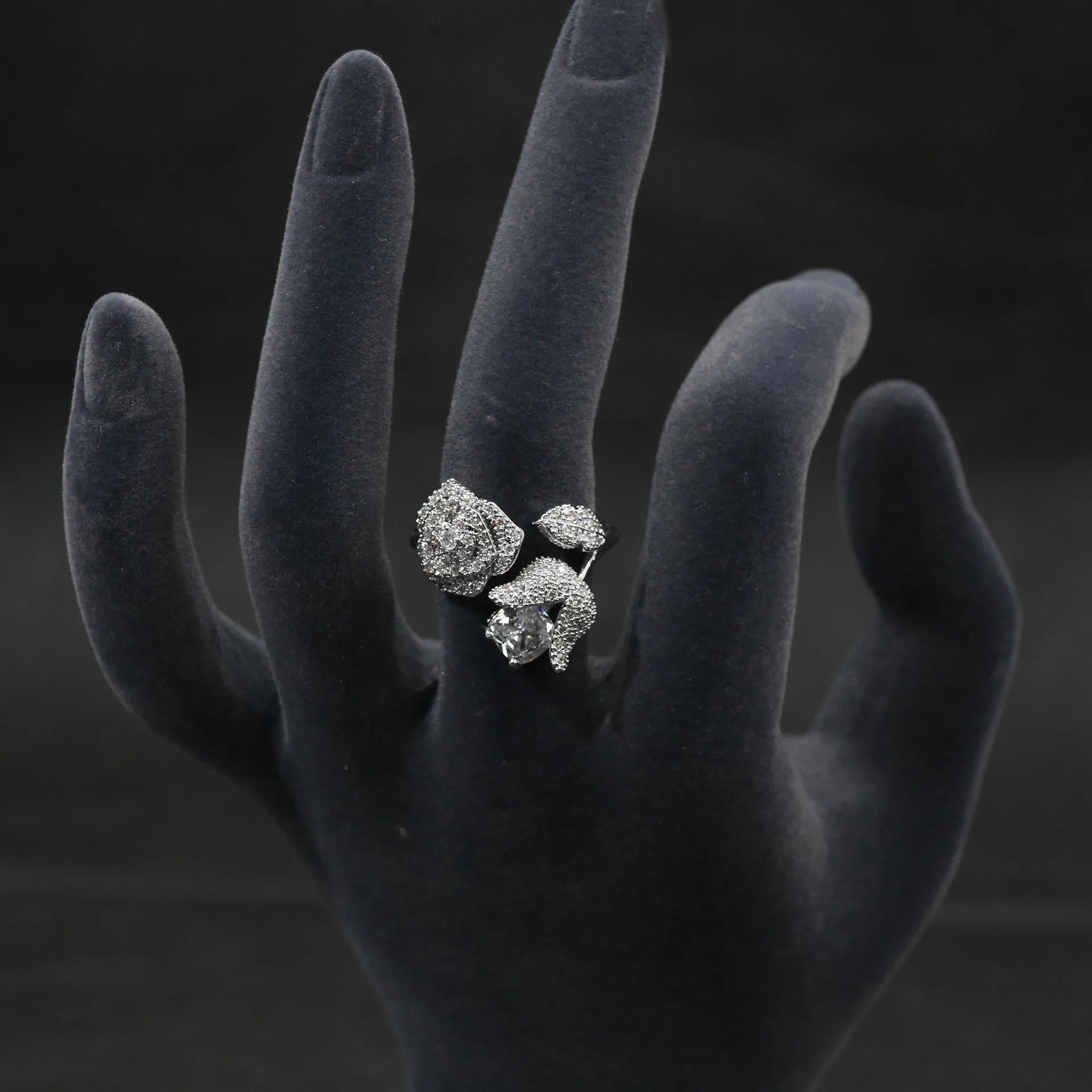 Creative Ladies Jewellery Luxury Rose Necklace Earrings Ring Set Prom Wedding Graduation Holiday Zirconia Accessories M-360