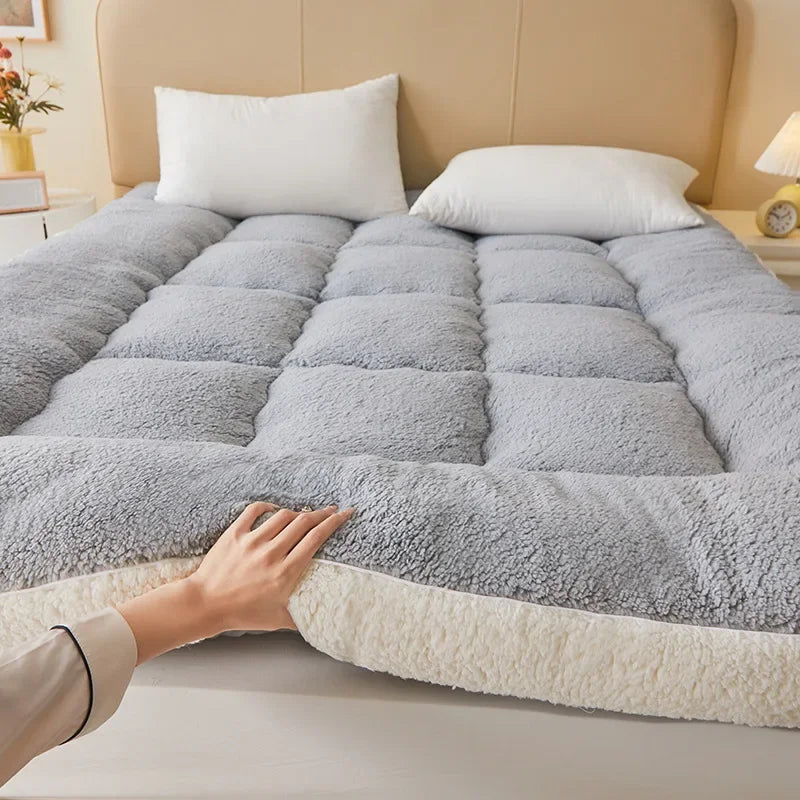 Exquisite Classic Lamb fleece mattress soft cushion milk fleece mattress mattress household autumn and winter mattress thickened