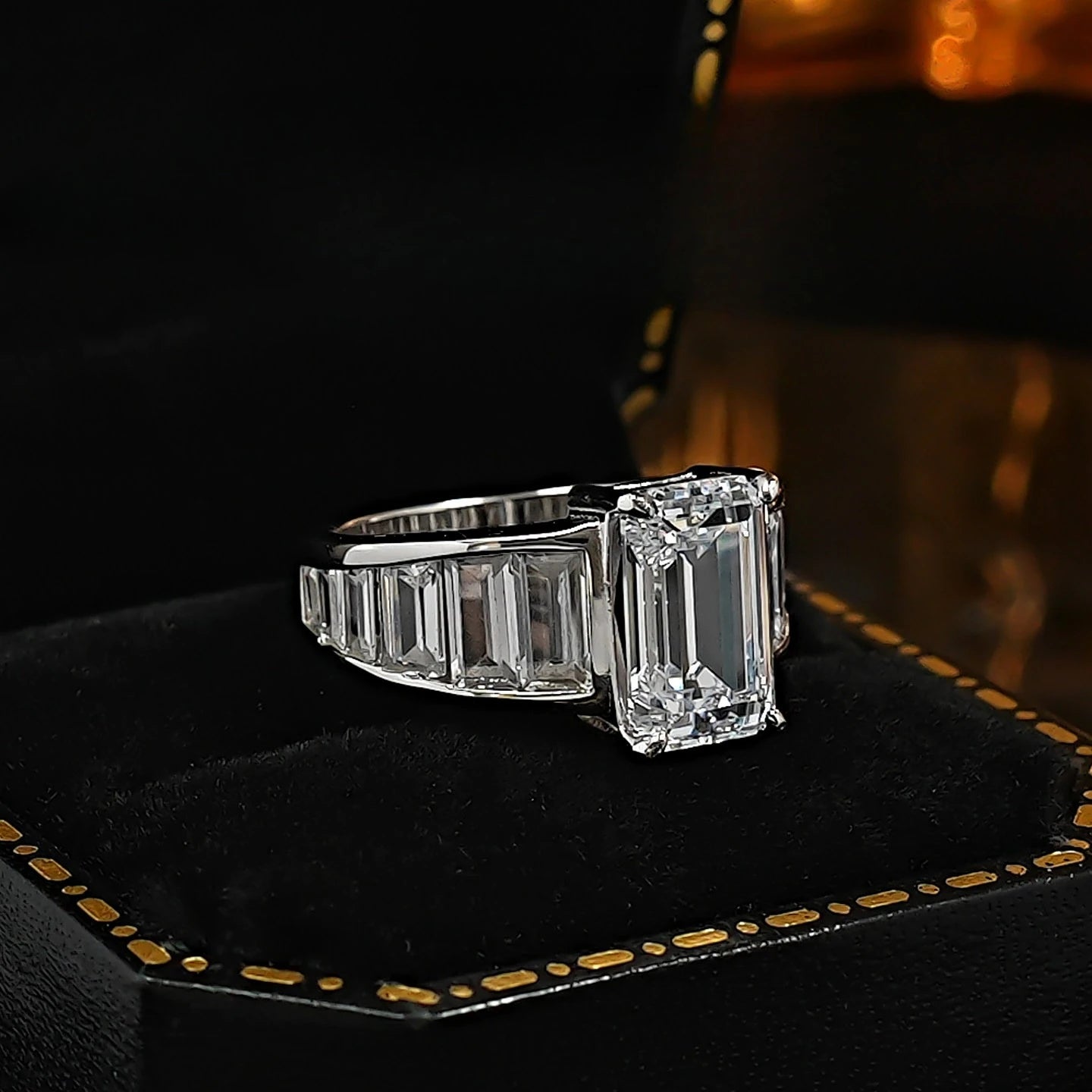 New 4-carat 925 Silver High Carbon Diamond Ring, Emerald Cut Ladder Square Diamond Index Finger Ring, New Wedding Jewelry