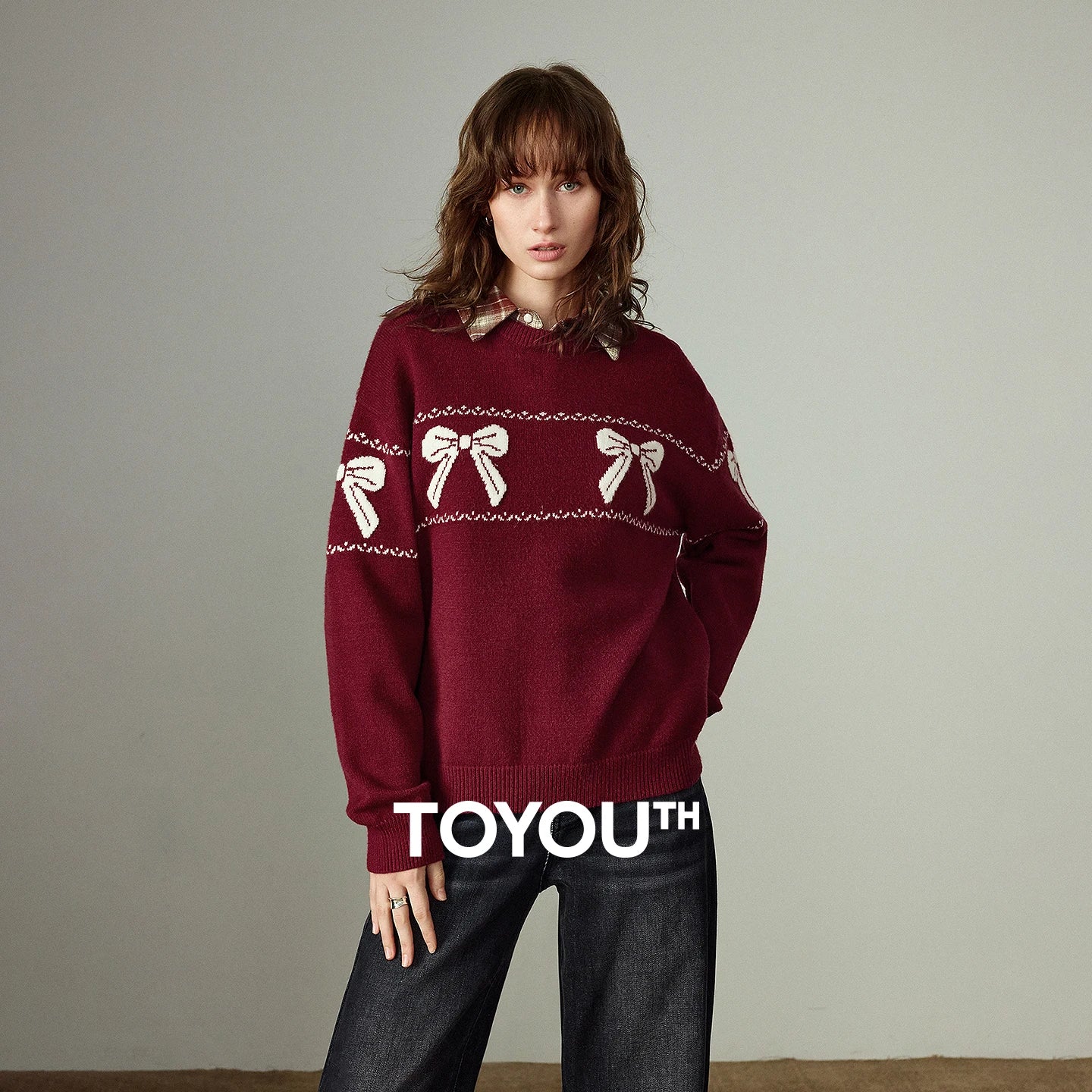 TOYOUTH Women Sweaters 2025 Winter New Bow Jacquard Retro Age-reducing Crew-neck Slightly Loose Warm Tops