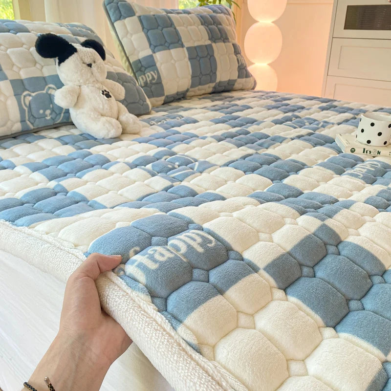 Winter Thicken Warm Milk Velvet Mattress Toppers Solid Bed Sheet Fold Thin Tatami Mat Non-slip Mattress Cover Double Bedspread